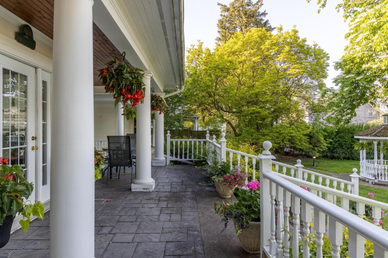 Chestnut Inn Niagara Falls Exterior photo