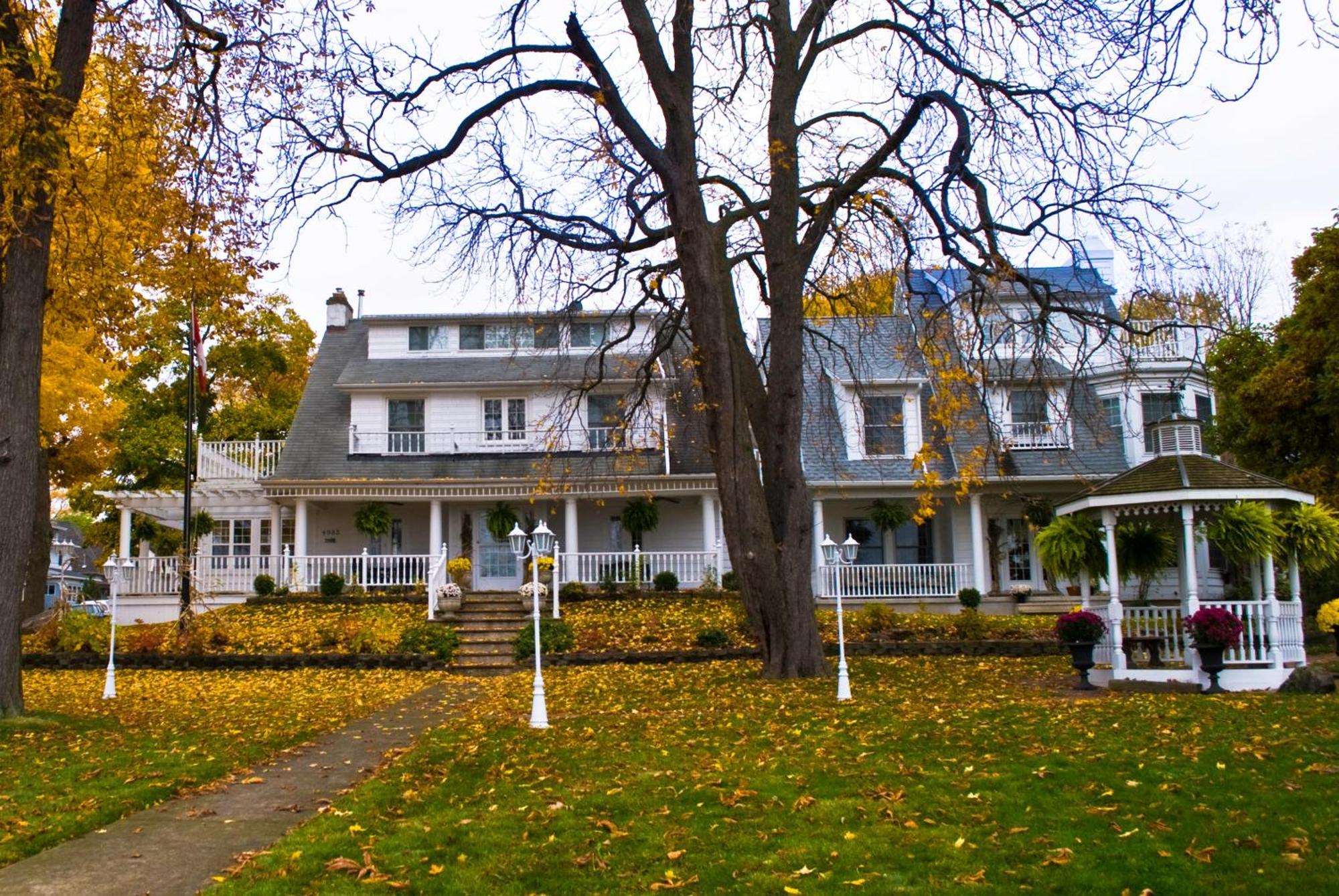 Chestnut Inn Niagara Falls Exterior photo